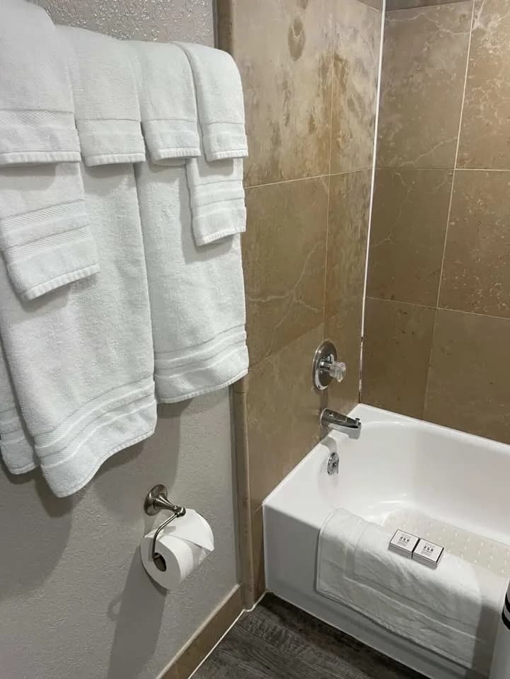 Spotless bathtub